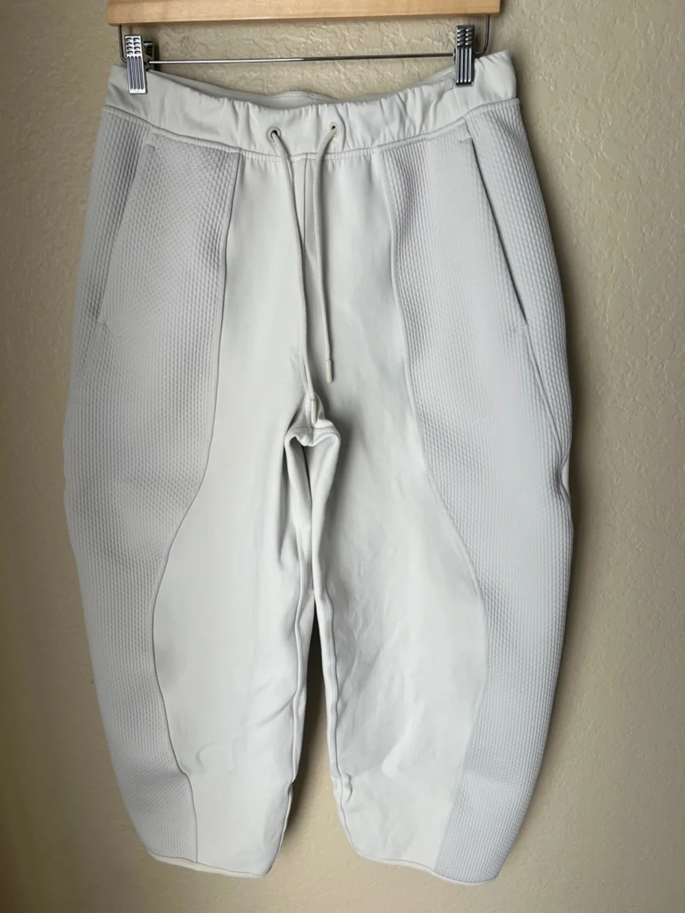 Lululemon ivory mixed fabric relaxed taper pants - Picture 2 of 10